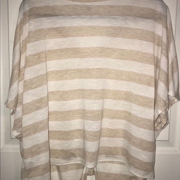 Top - Picture 3 of 4